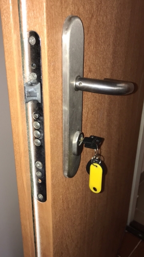 Mul-T-Lock biztonsági ajtók zárbetét cseréje Budapesten, garanciával